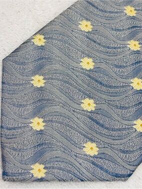 Brand New Stylish Tie By Walbusch - 3 3/4 Inches Wide